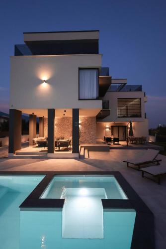 Villa Amare Apartments