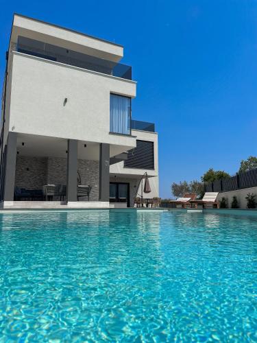 Villa Amare Apartments