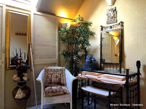 The Mirador Boutique Town Houseにあるシーティングエリア