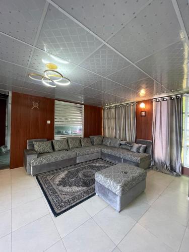 Гостиная зона в The White Loft Nathiagali