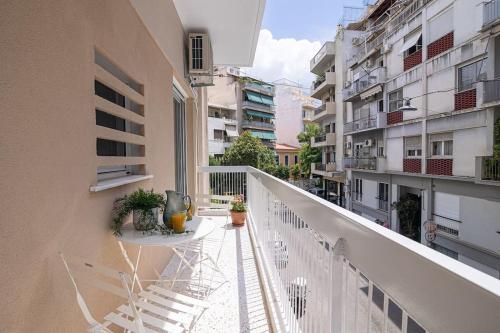 Thrive apt 100metre to Acropolis