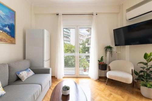 Thrive apt 100metre to Acropolis