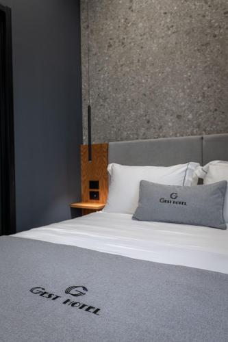 Gest Hotelにあるベッド