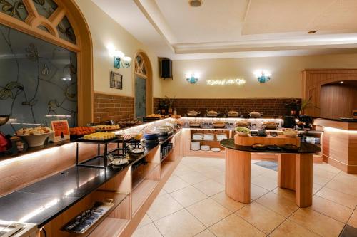 Ruang duduk di Cross Roads Inn