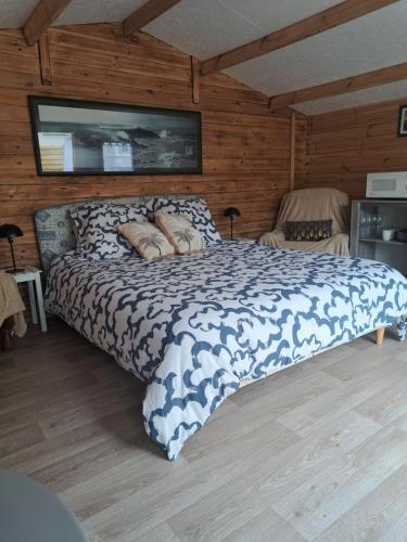 Chambre dans chalet entre terre et mer