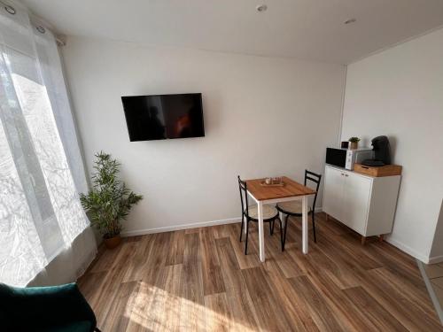 TV/Unterhaltungsangebot in der Unterkunft Studio -La madeleine- proche Gares de Lille