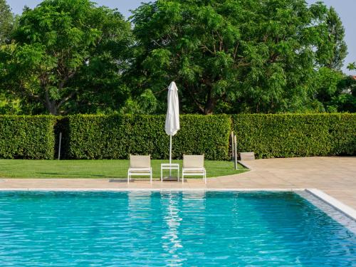 Kolam renang di atau dekat dengan Hotel Altamira