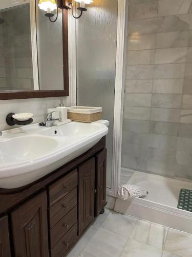 Puerto Banus 3 bed room - pool by Casa del sol HR