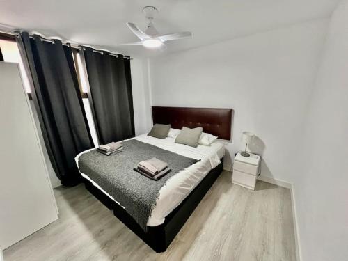 Los Cristianos Oasis, Modern Beachside Duplex