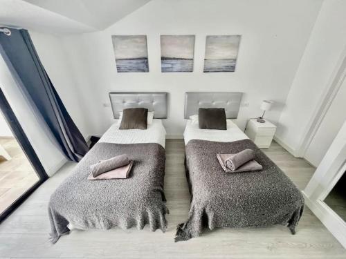 Los Cristianos Oasis, Modern Beachside Duplex