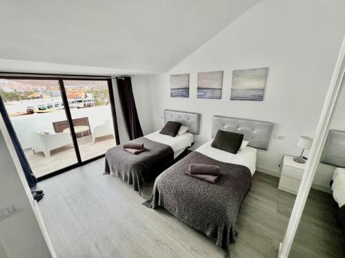 Los Cristianos Oasis, Modern Beachside Duplex