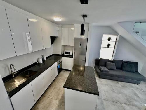 Los Cristianos Oasis, Modern Beachside Duplex