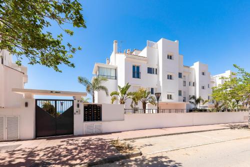 The Penthouse Panorama Exclusive Seafront Estate