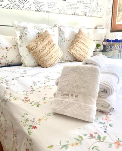 Кровать или кровати в номере Zenit Olhao Bed & Breakfast