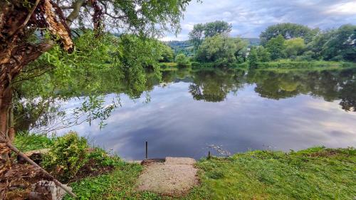 Fotografie z fotogalerie ubytování Lazy River Hut v destinaci Horní Mokropsy