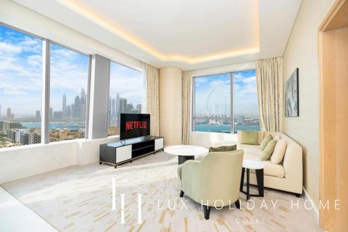 LUX Iconic Views at The Palm Tower Suite 2