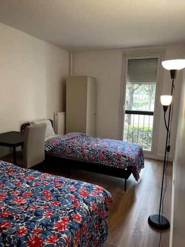 Single bed in a 2 bed dormitory room near Paris
