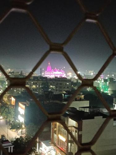 Γενική άποψη της πόλης Vrindavan ή θέα της πόλης από  αυτό το διαμέρισμα