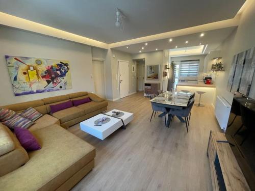 Cozy, ηλιόλουστο διαμέρισμα 85τμ