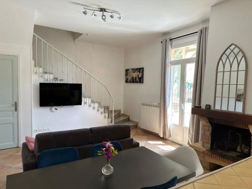 Maison de ville à Nice Ouest dans propriété arborée