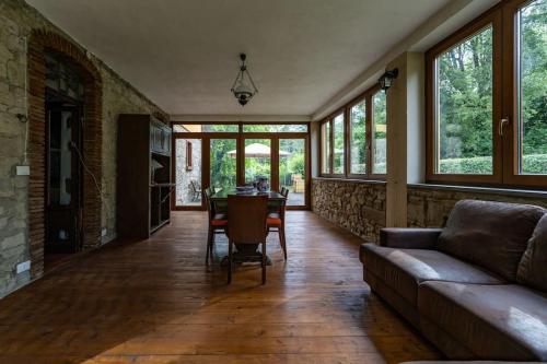 Fotografie z fotogalerie ubytování Piccolo Ulivo Ranch villa with panoramic pool v destinaci Subbiano