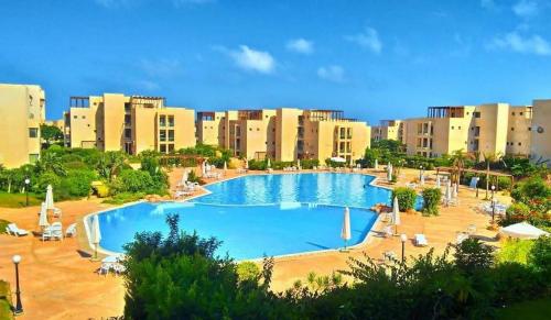 Πισίνα στο ή κοντά στο 3 bedroom chalet Mena 4
