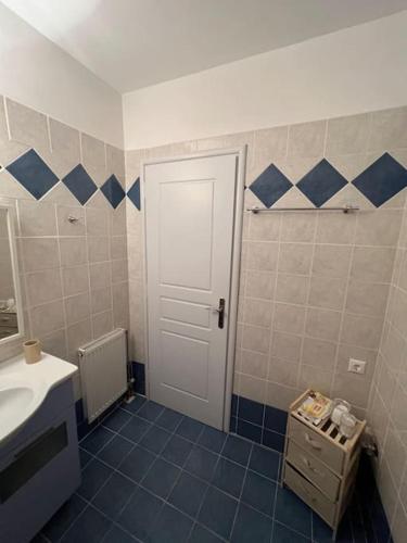 Comfortable apartment at skouze hill