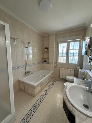 Villa con Piscina Privada en Torrevieja