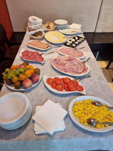 Eten bij of ergens in de buurt van het hotel

