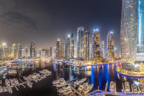 Panoramic canal views from brand new 3BD apartment