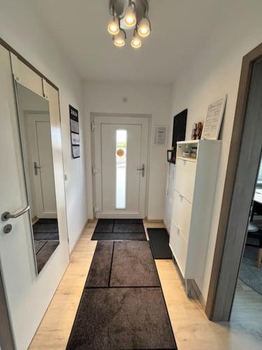 Μια τηλεόραση ή/και κέντρο ψυχαγωγίας στο Appartement Büchensaal mit Stellplatz