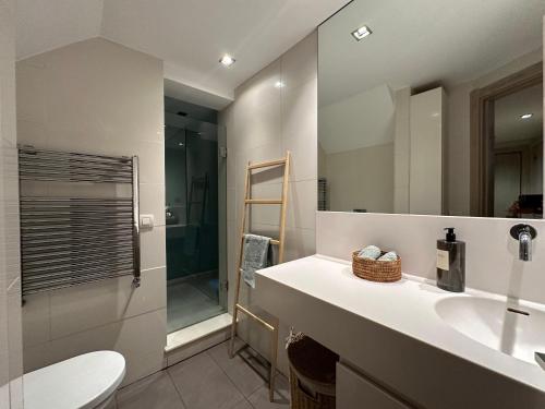 Kúpeľňa v ubytovaní KAI GANE Excepcional apartamento puerto viejo de Bermeo