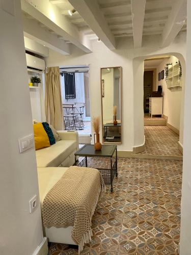 Lovely Coquette loft, heart of cuitat vella El Carmen Valencia