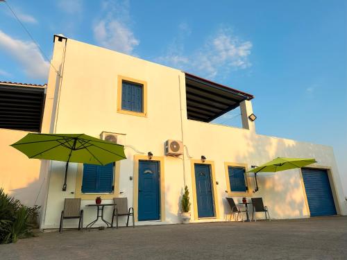 Gallery image of Green Parrot Apartments in Frátsia