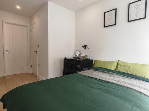 Gated 4 Guests House Free Parking photo 21
