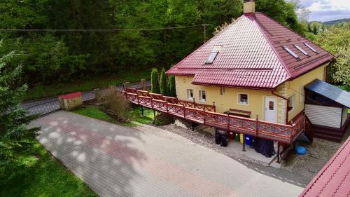 Budova, v ktorej sa dovolenkový dom nachádza