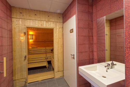 Spa and/or other wellness facilities at All Suites Appart Hôtel Bordeaux Pessac