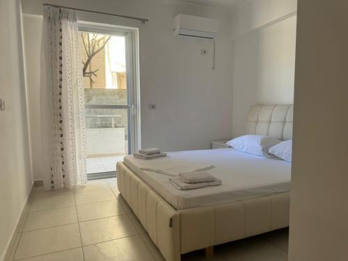 Gallery image of Xhulio Apartments in Sarandë
