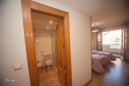 Ένα μπάνιο στο Apartamento Pradas Jaca