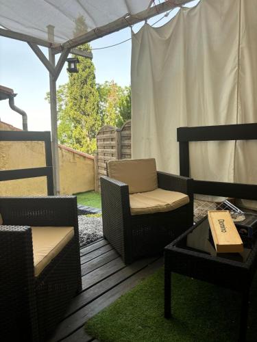 Studio l'Olivier avec terrasse