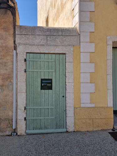 Photo de la galerie de l'établissement Studio l'Olivier avec terrasse, à Béziers