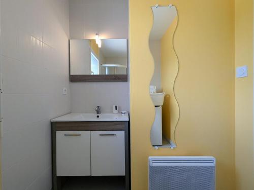 Koupelna v ubytování Gîte neuf au calme près de Gérardmer avec terrasse et balades en forêt - FR-1-589-217