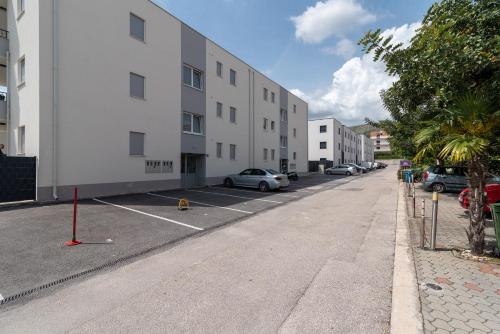 Apartments with a parking space Trogir - 23453