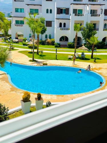 Kolam renang di atau dekat dengan Luxury appartement