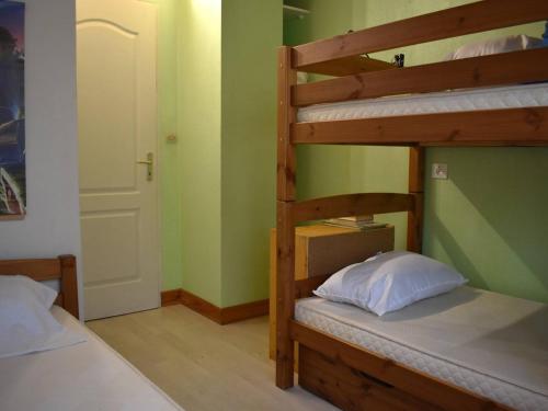 Postel nebo postele na pokoji v ubytování Appartement spacieux 7 personnes centre-ville de Font-Romeu - FR-1-580-116
