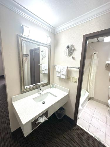Gallery image of Quality Inn & Suites Salina West in Salina