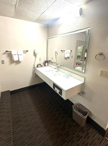 Gallery image of Quality Inn & Suites Salina West in Salina