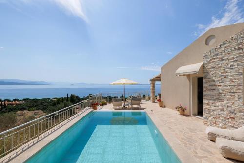 Villa Alemar House with Private pool and Spectacular sea views just 150m to the beach