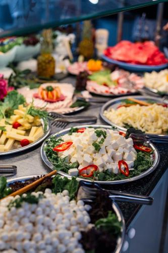 Makanan di atau berdekatan hotel
