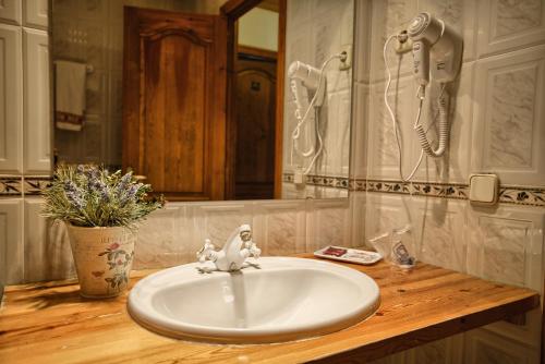 Koupelna v ubytování San Marsial Benasque Apart Hotel